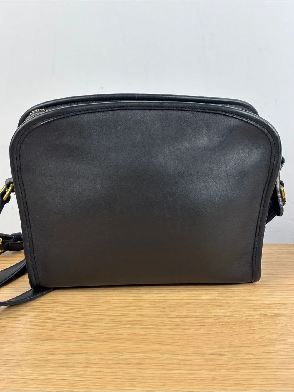 Vintage Coach Black Leather Metropolis Zip Bag (Style #9087) Excellent Cond.